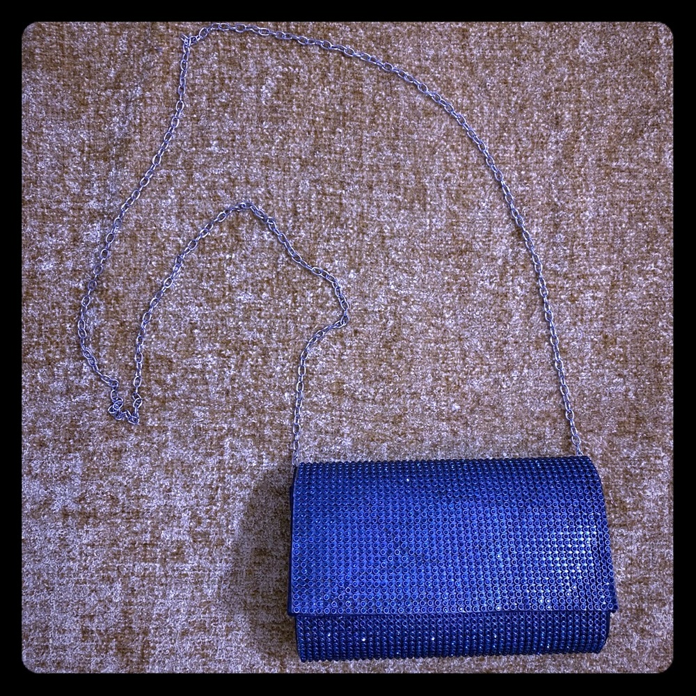 BLUE CHAIN MAIL CLUTCH
